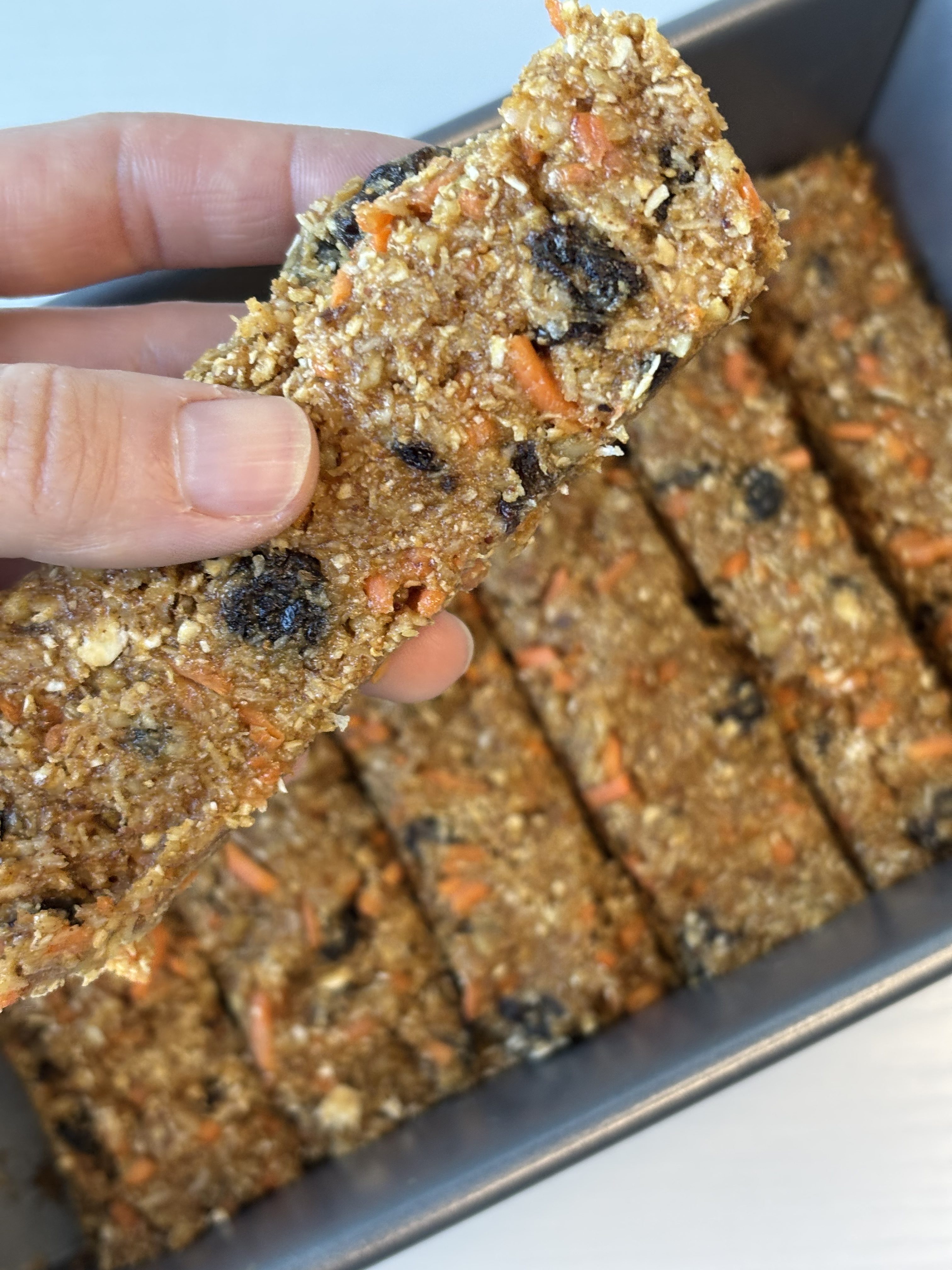 Easy No-Bake Carrot Cake Bars Recipe
